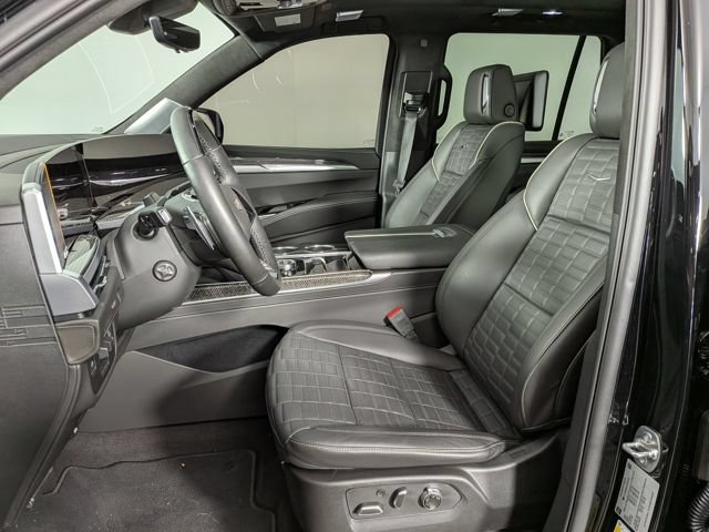 Certified 2025 Cadillac Escalade V w/ LPO, ONYX Package AWD/4WD image 22