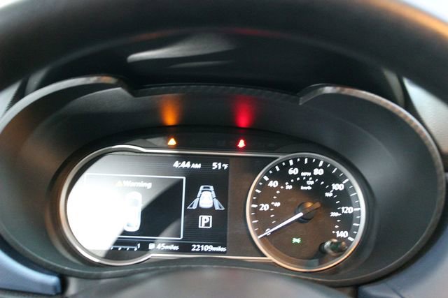 Used 2025 Nissan Versa SV image 15