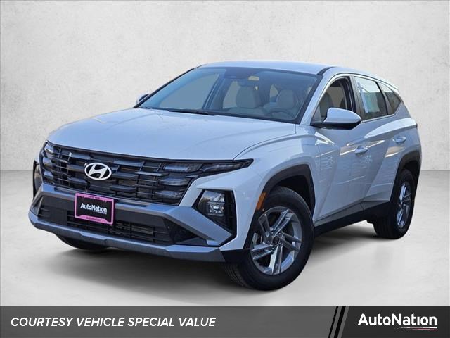Certified 2025 Hyundai Tucson SE image 1