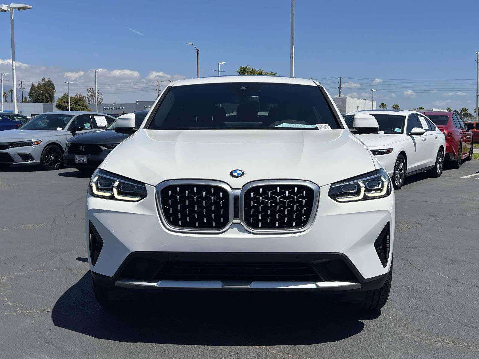 Used 2023 BMW X4 xDrive30i w/ Convenience Package AWD/4WD image 4