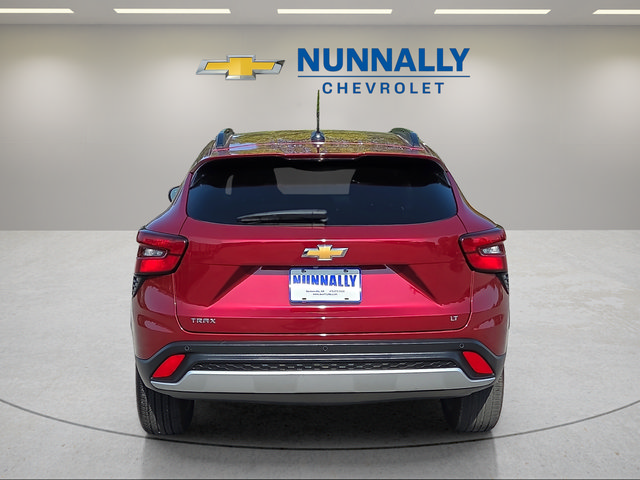Used 2025 Chevrolet Trax LT w/ Driver Confidence Package FWD image 4