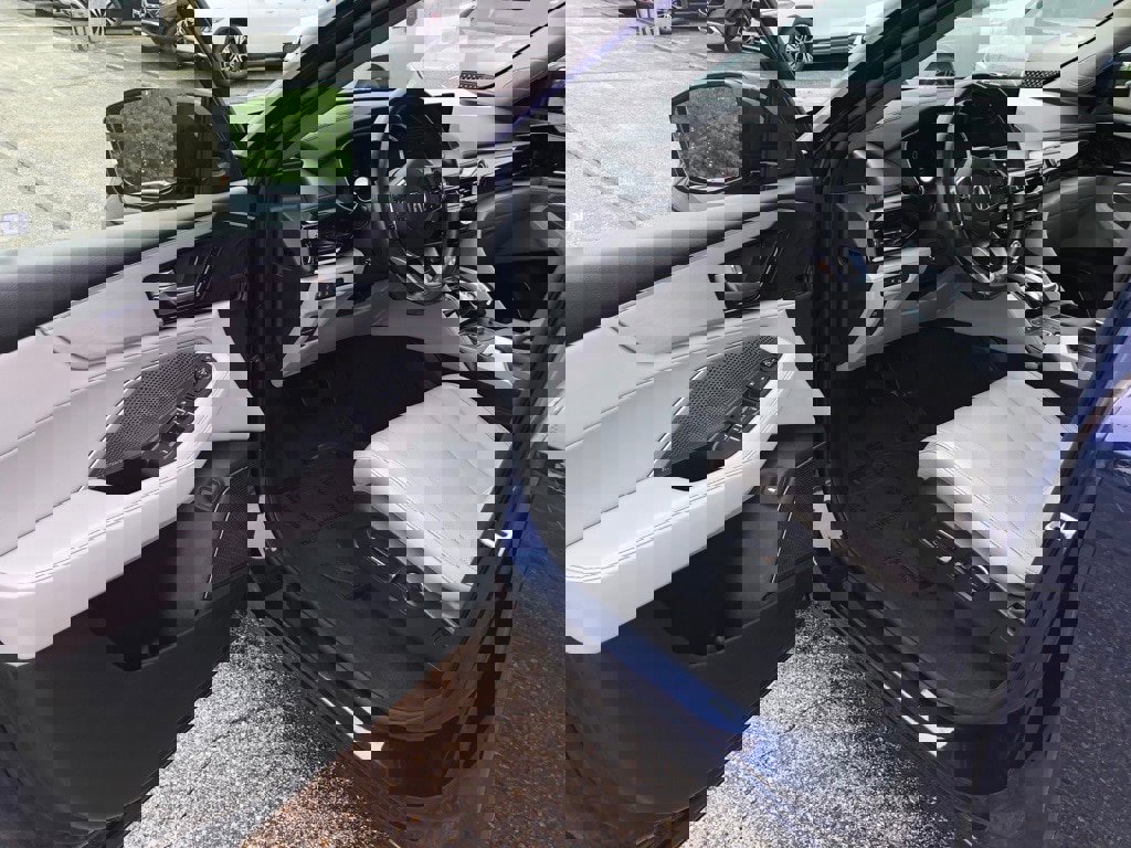 Used 2023 Acura MDX SH-AWD w/ Technology Package image 11