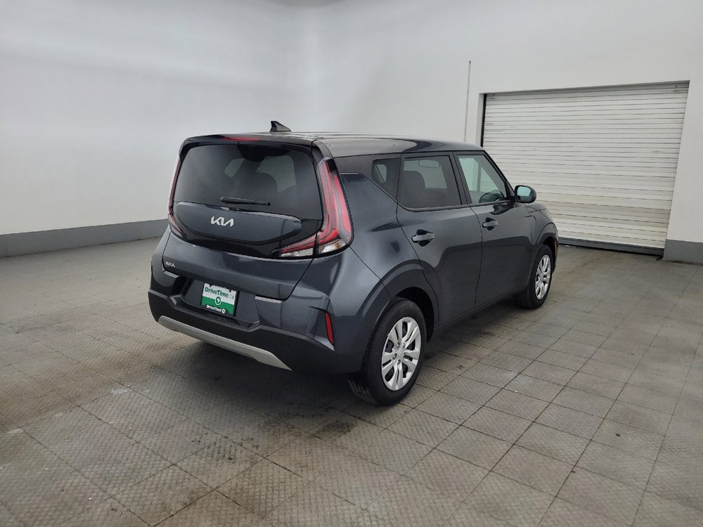 Used 2025 Kia Soul LX FWD image 9