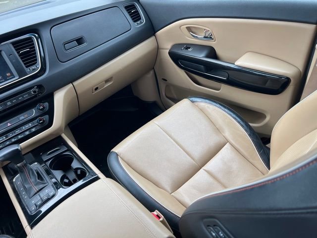 Used 2017 Kia Sedona SX image 13
