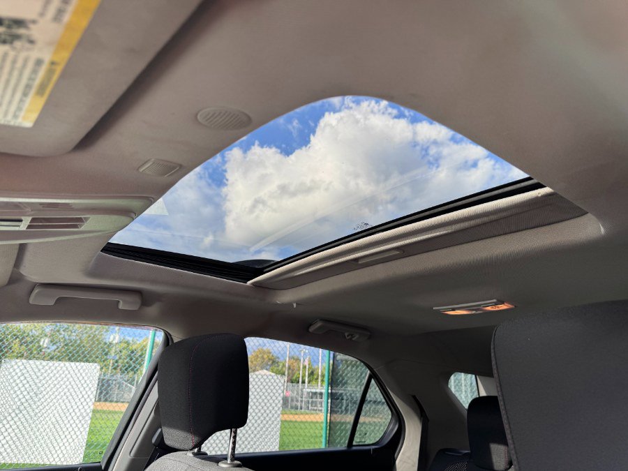 Used 2017 Chevrolet Equinox LT image 14