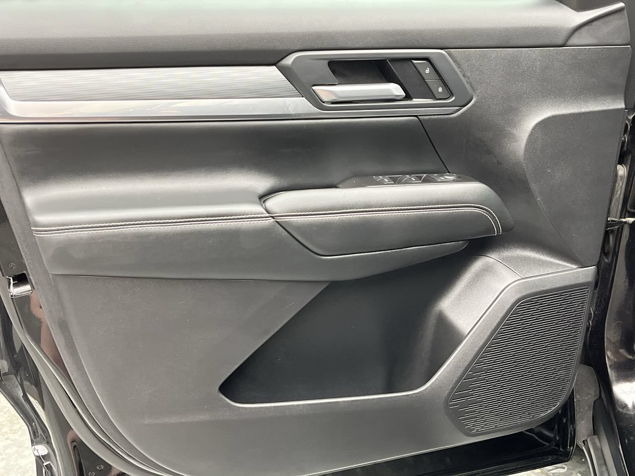 Certified 2025 GMC Terrain Elevation AWD/4WD image 7