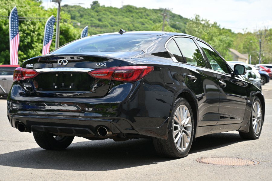 Used 2018 INFINITI Q50 Luxe w/ Essential Package (3.0T Luxe) AWD/4WD image 6