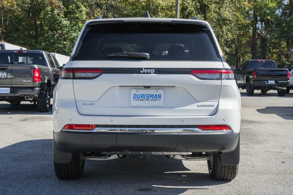 New 2025 Jeep Grand Cherokee Laredo X w/ Luxury Tech Group I image 5