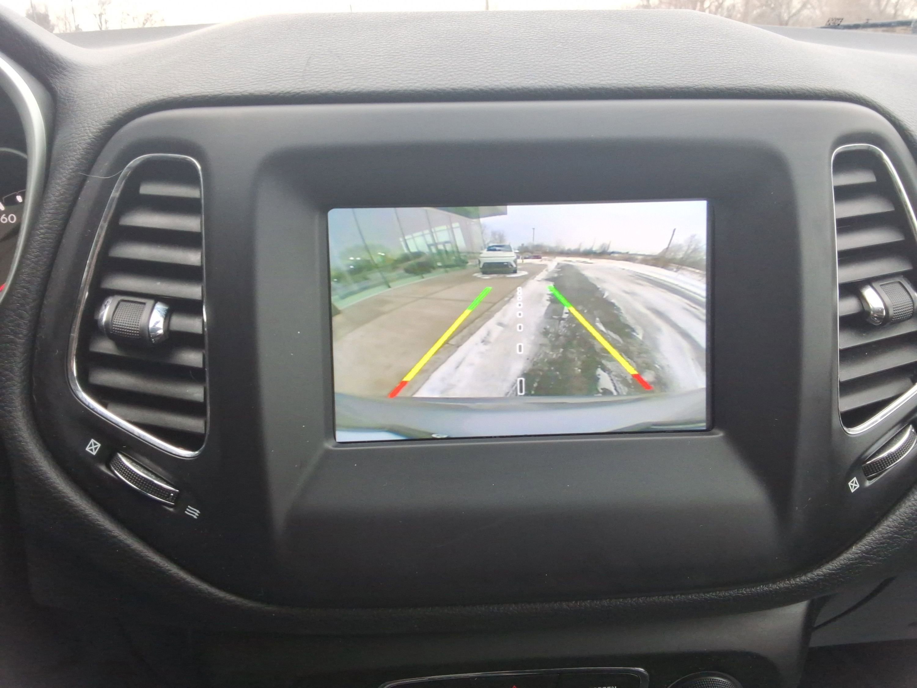 Used 2018 Jeep Compass Latitude w/ Popular Equipment Group image 16