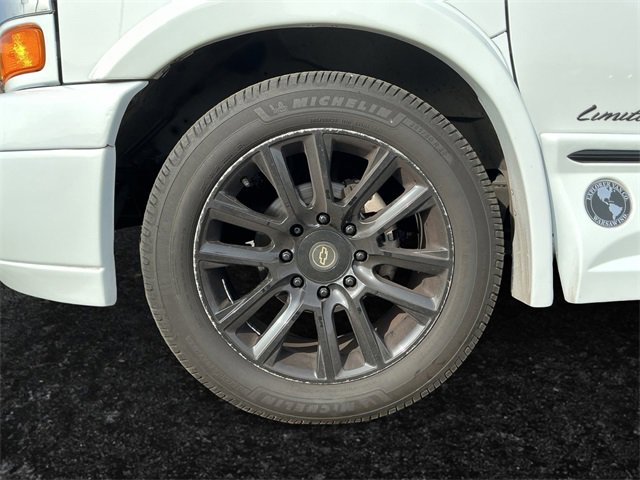 Used 2021 Chevrolet Express 2500 LS w/ Enhanced Convenience Package image 5