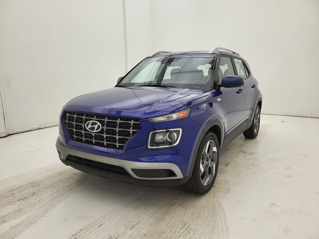 Used 2025 Hyundai Venue SEL image 18