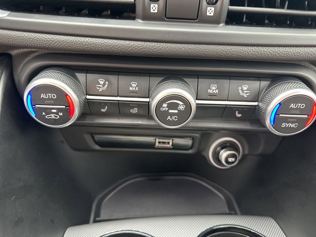 Used 2024 Alfa Romeo Giulia Ti image 20