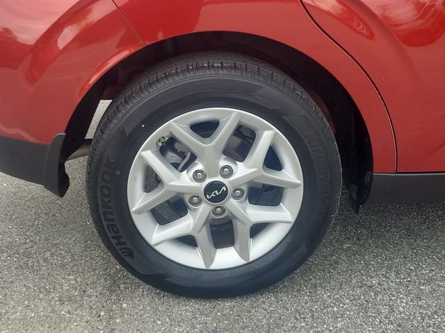 Used 2025 Kia Soul LX w/ LX Technology Package FWD image 7