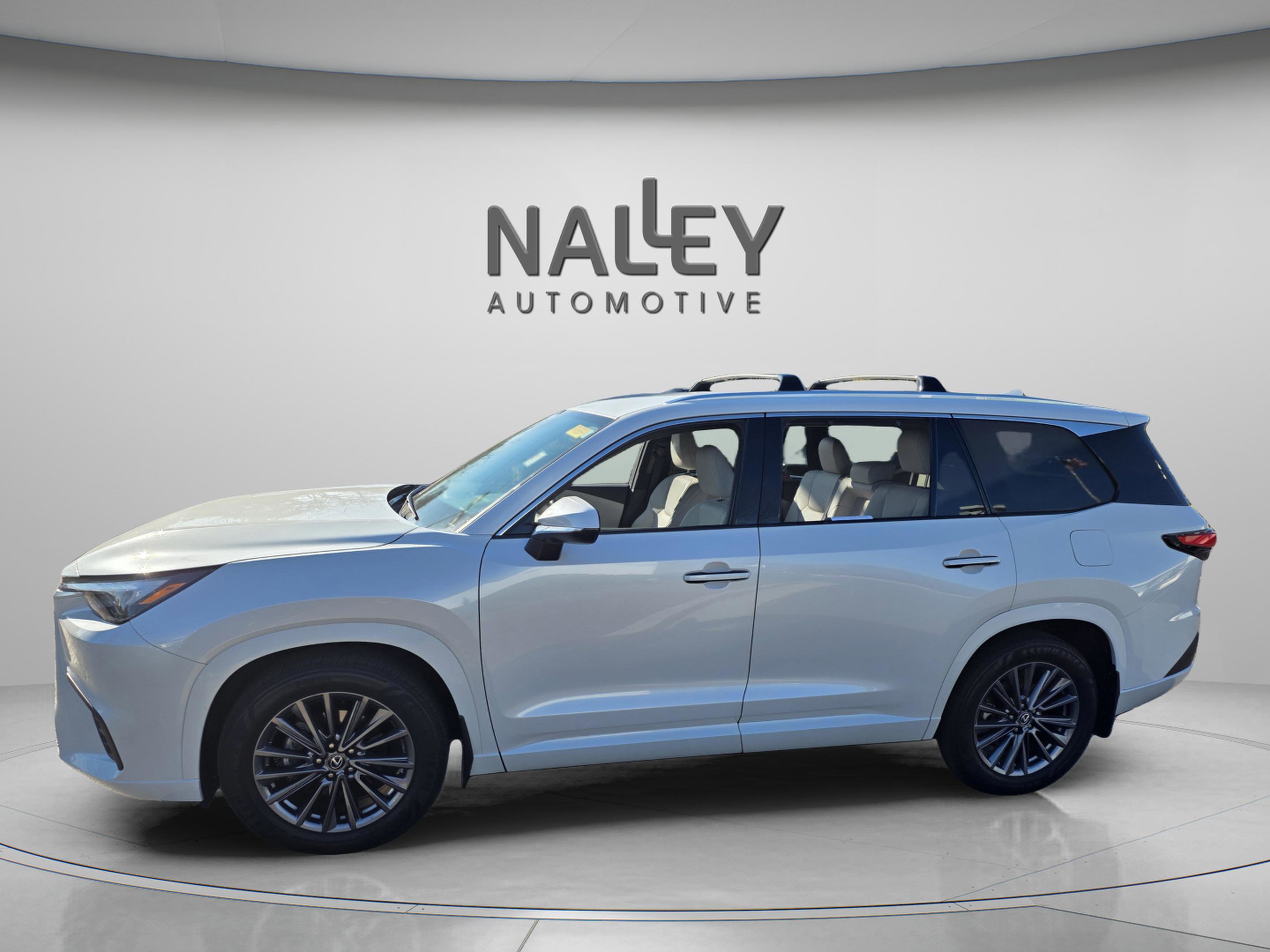 Used 2025 Lexus TX 350 AWD image 2