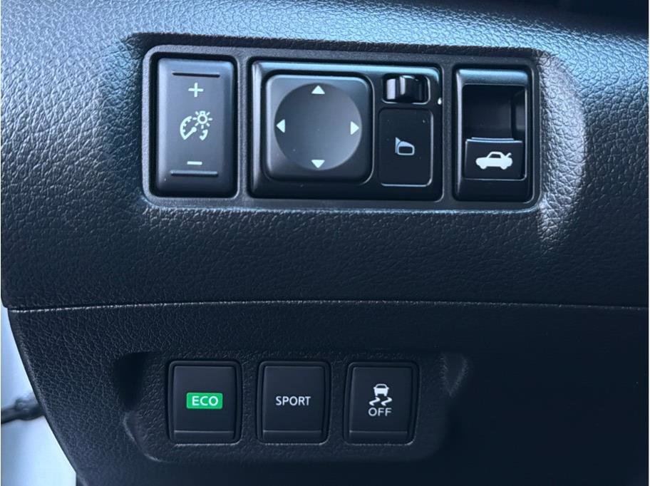 Used 2014 Nissan Sentra S image 16