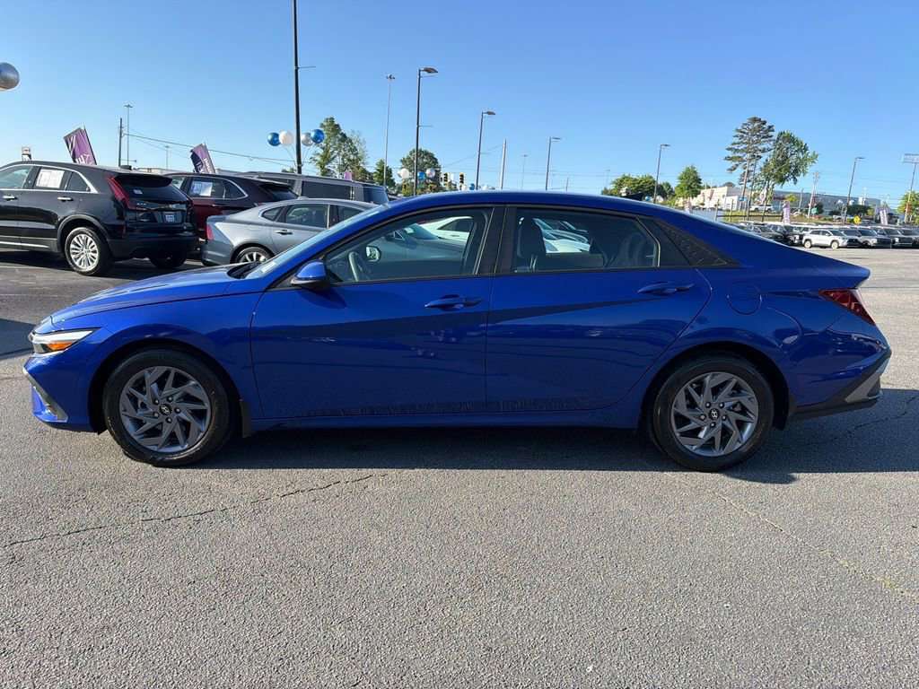 Used 2024 Hyundai Elantra SEL image 8