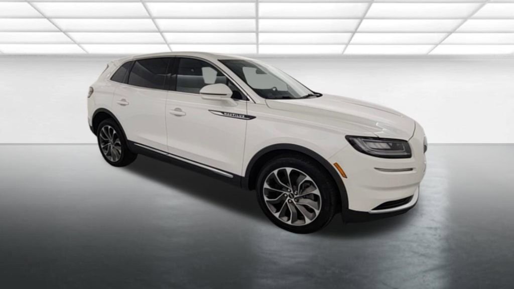 Used 2023 Lincoln Nautilus Reserve image 9