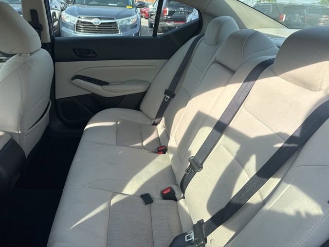 Used 2025 Nissan Altima 2.5 SV FWD image 27