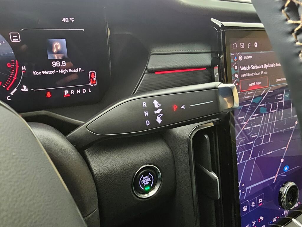 Used 2025 GMC Acadia AT4 image 24