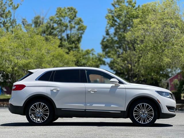 Used 2016 Lincoln MKX Reserve w/ Technology Package FWD image 4