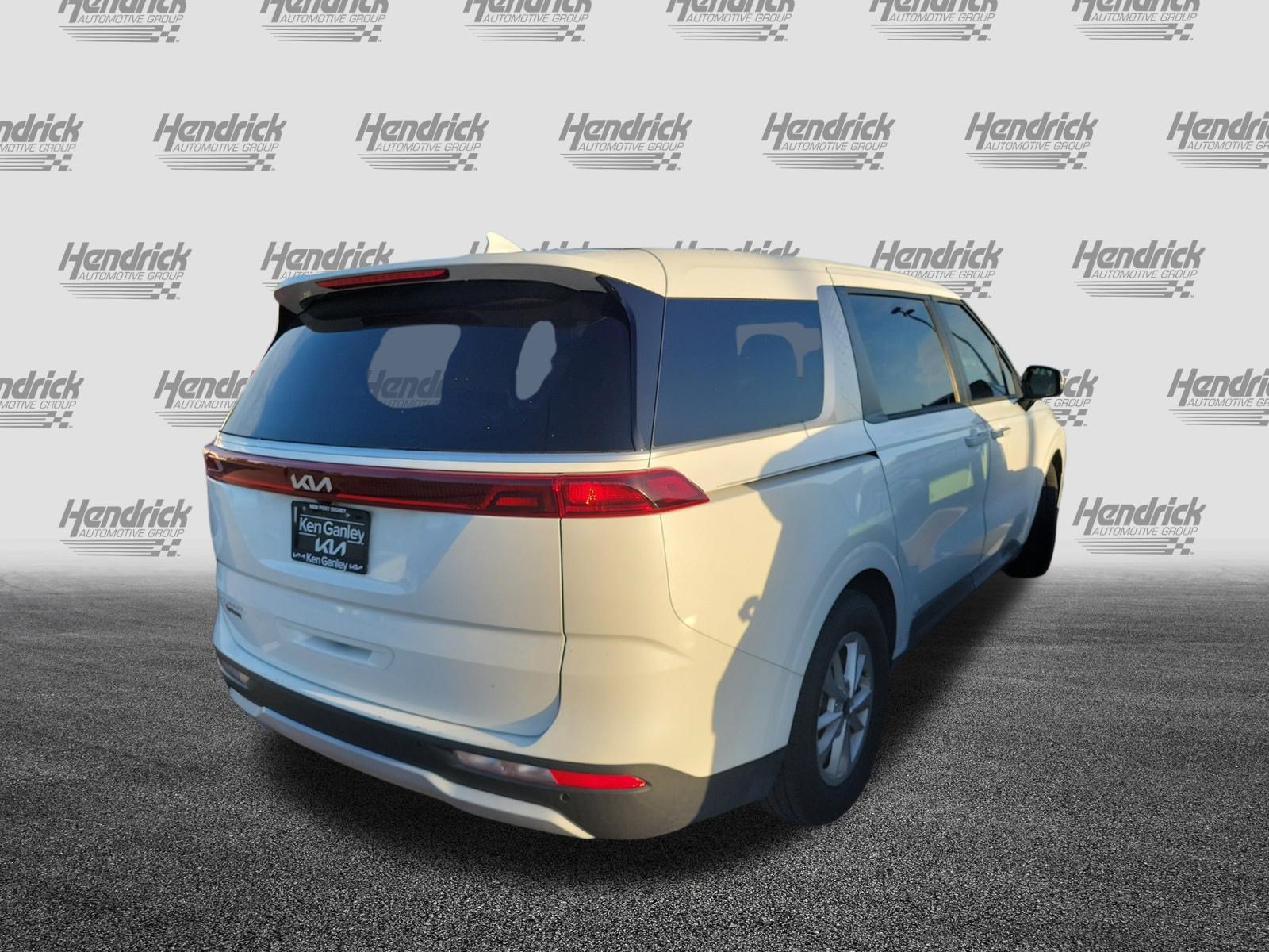 Used 2023 Kia Carnival LX FWD image 10