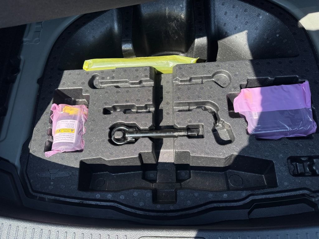 Used 2024 Toyota Corolla SE w/ SE Package image 23