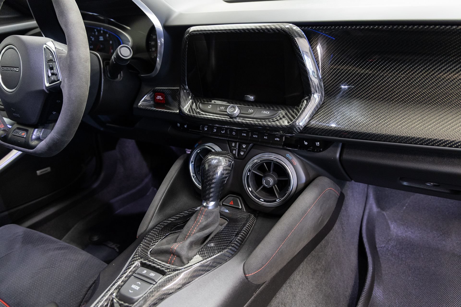 Used 2018 Chevrolet Camaro ZL1 RWD image 21
