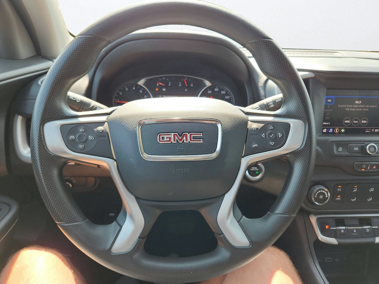 Used 2024 GMC Terrain SLE AWD/4WD image 14