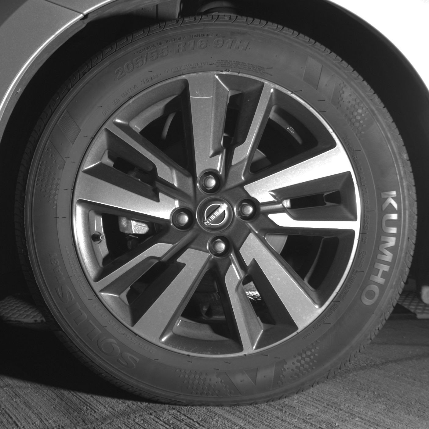 Used 2025 Nissan Versa SV image 12