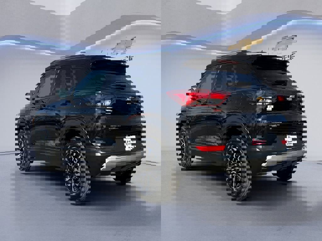 Used 2025 Chevrolet TrailBlazer LT image 3