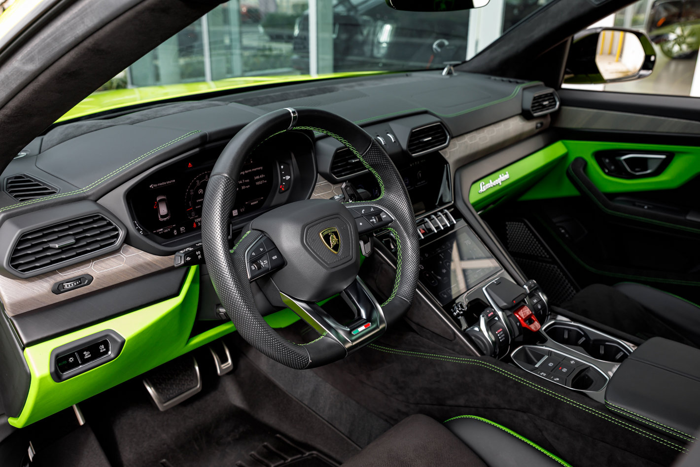 Used 2023 Lamborghini Urus S image 15
