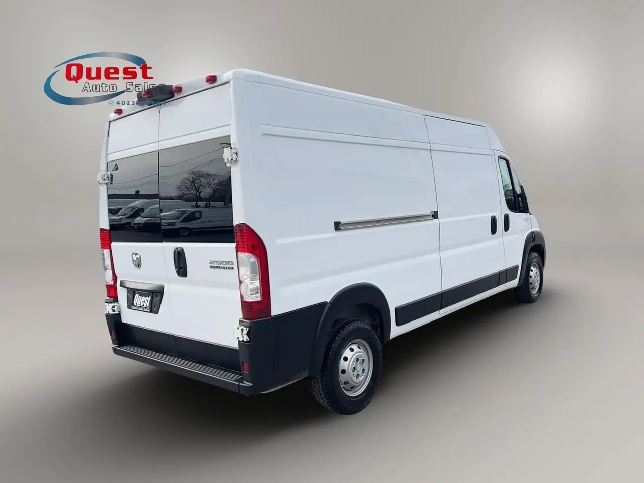 Used 2023 RAM ProMaster 2500 FWD image 3