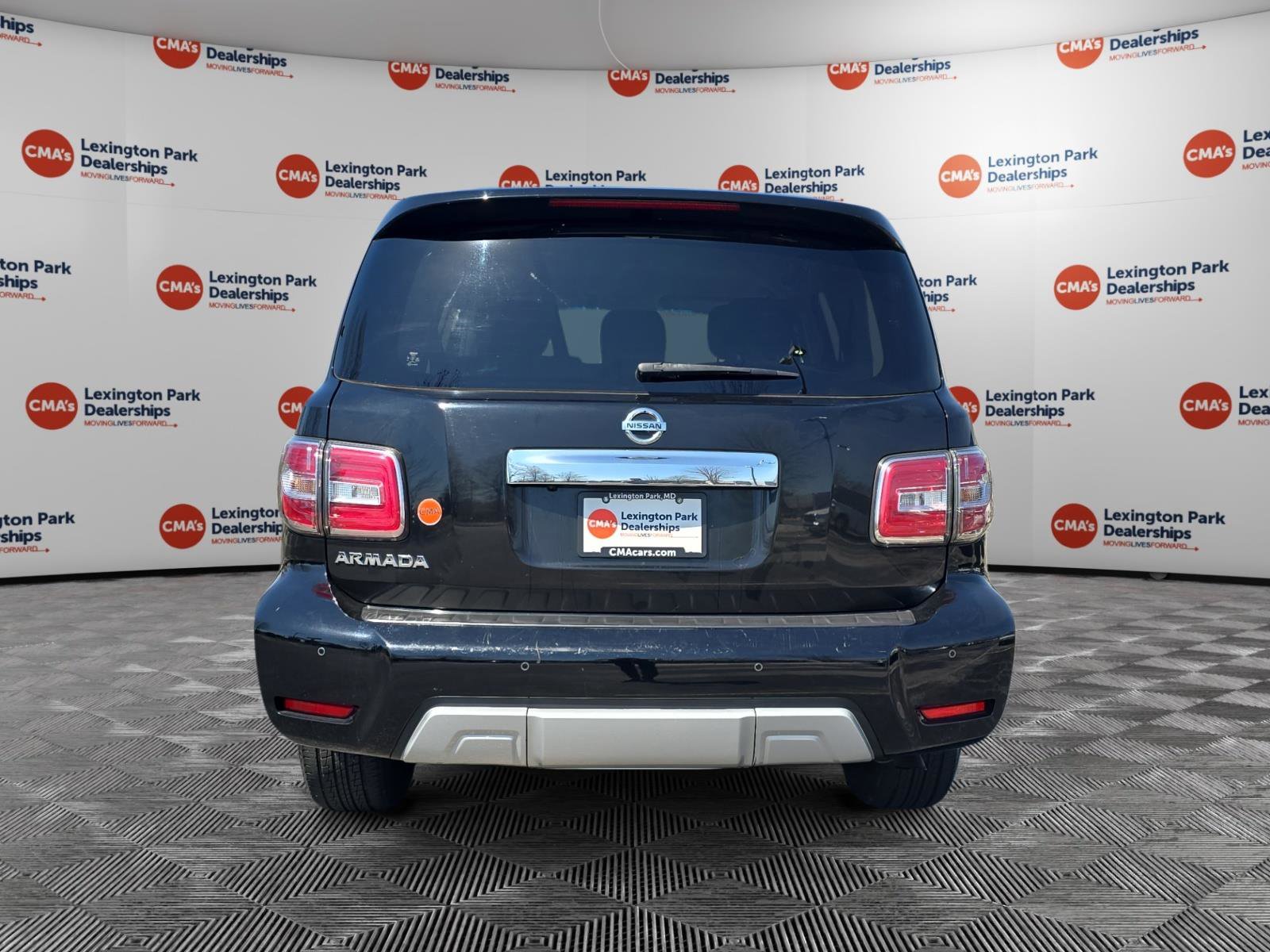 Used 2017 Nissan Armada SV image 6