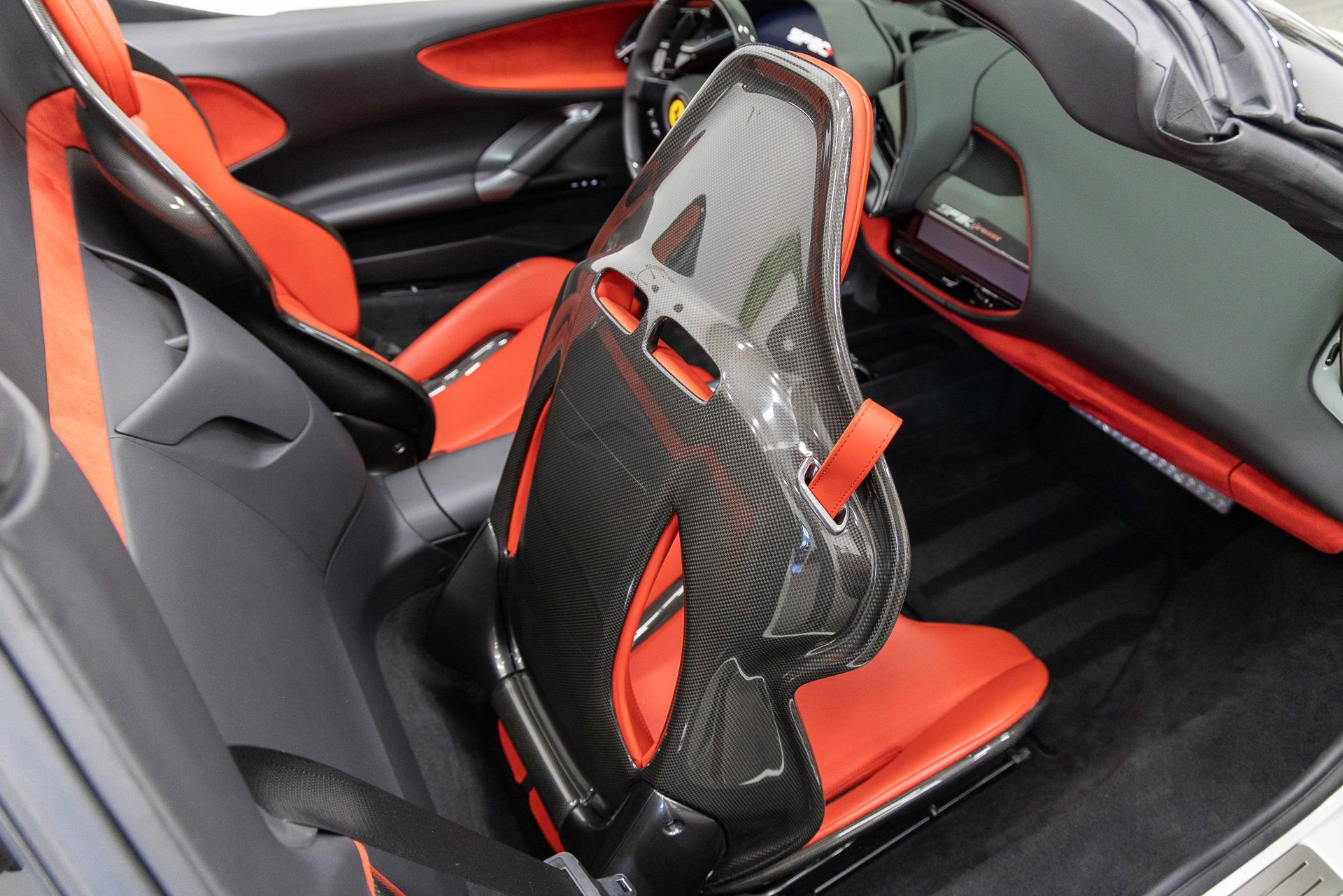 Used 2024 Ferrari SF90 Spider image 30