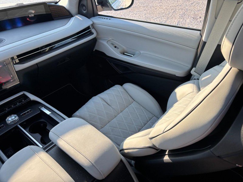 New 2027 Lincoln Navigator Black Label AWD/4WD image 15