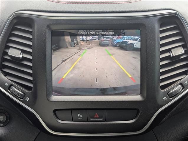 Used 2019 Jeep Cherokee Trailhawk image 13
