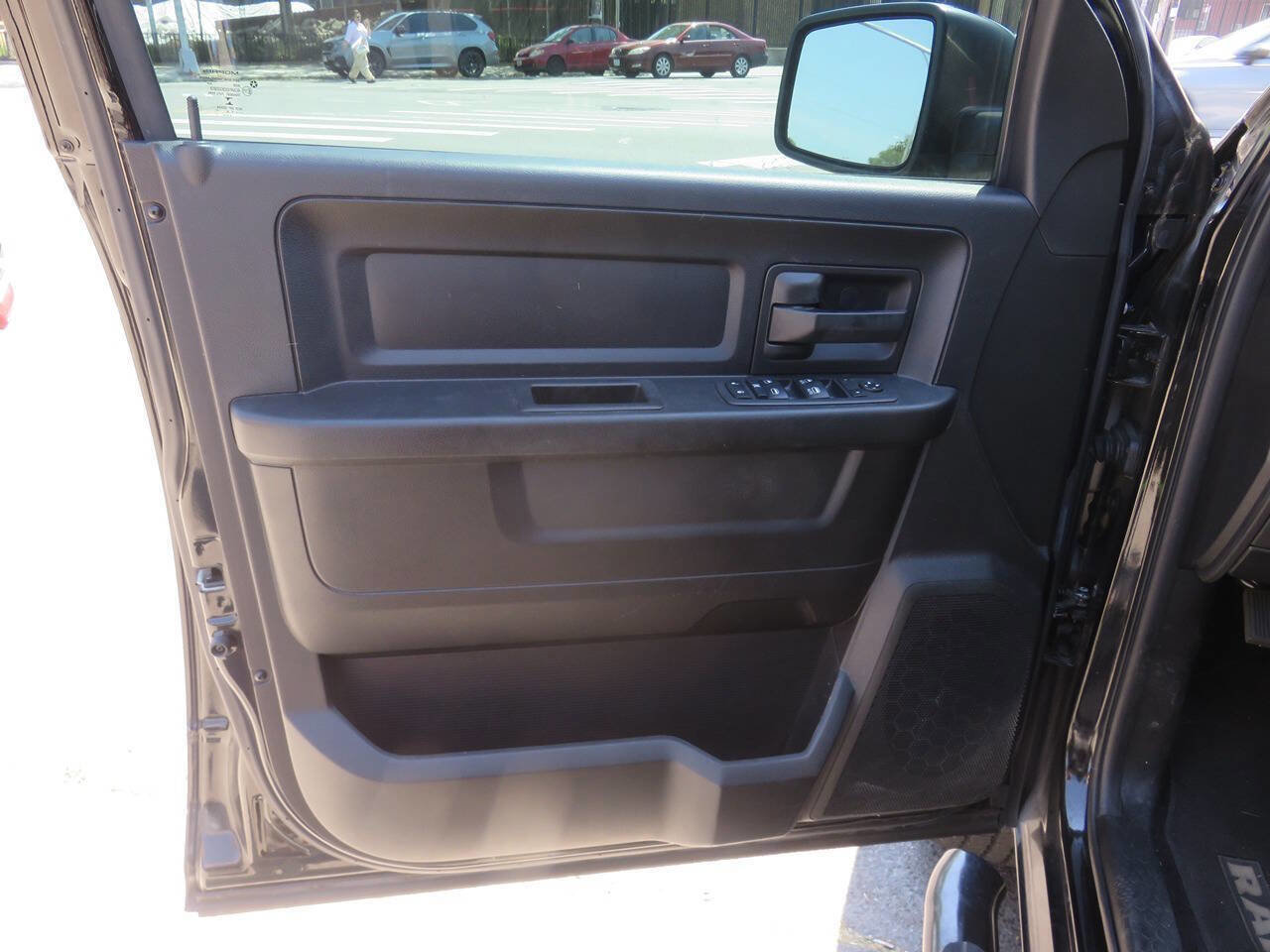 Used 2019 RAM 1500 Express w/ Express Value Package AWD/4WD image 23
