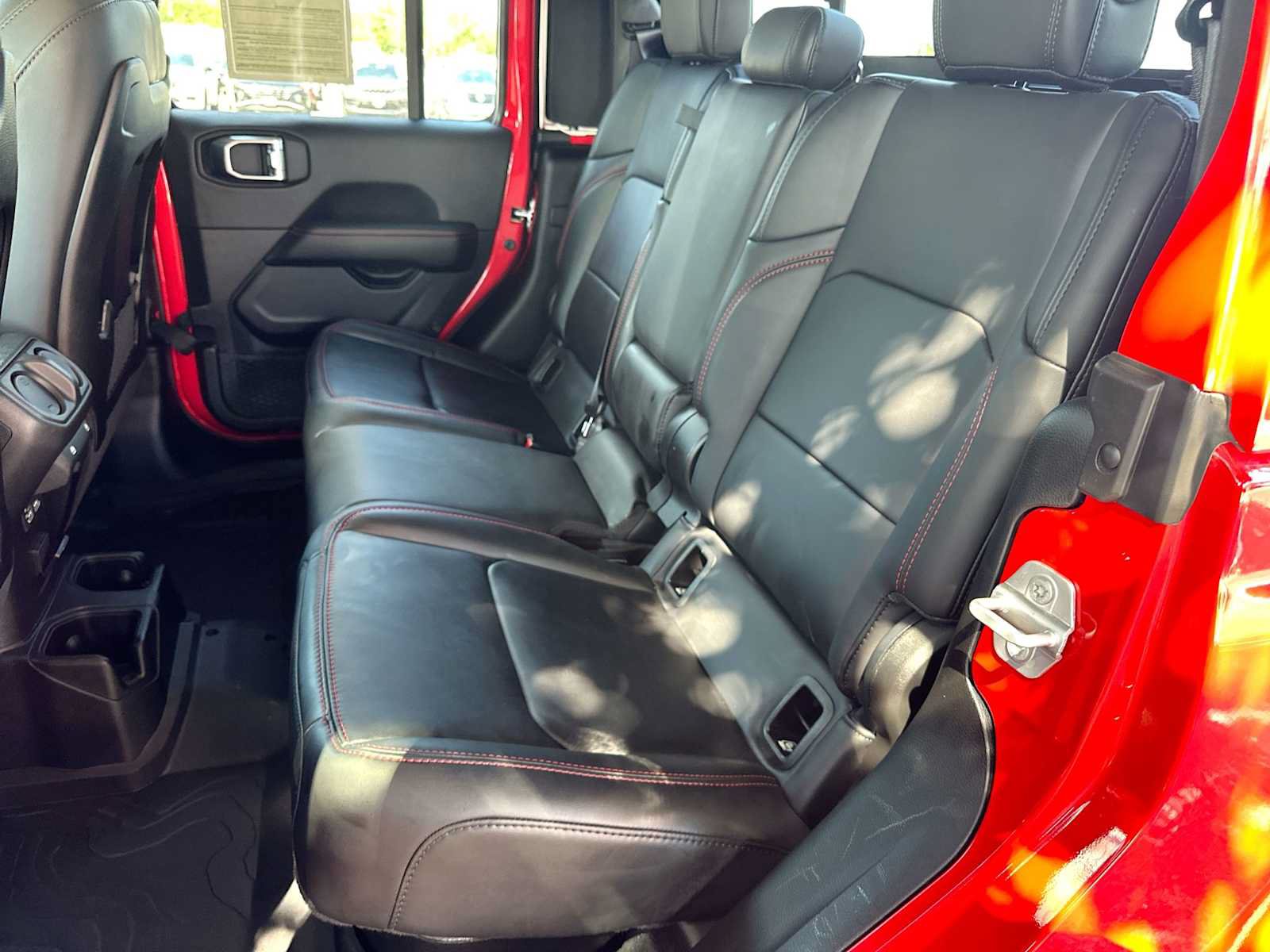 Used 2025 Jeep Gladiator Rubicon AWD/4WD image 23