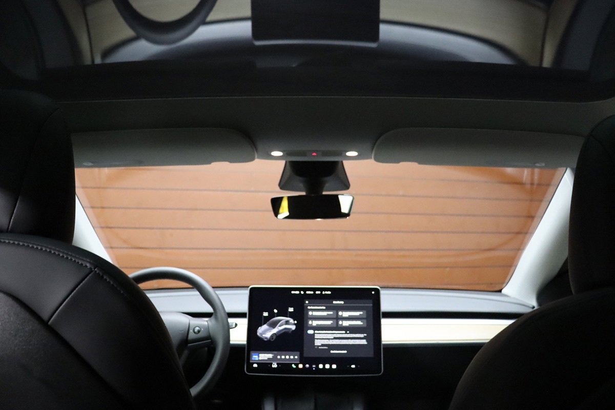 Used 2023 Tesla Model Y Long Range image 37