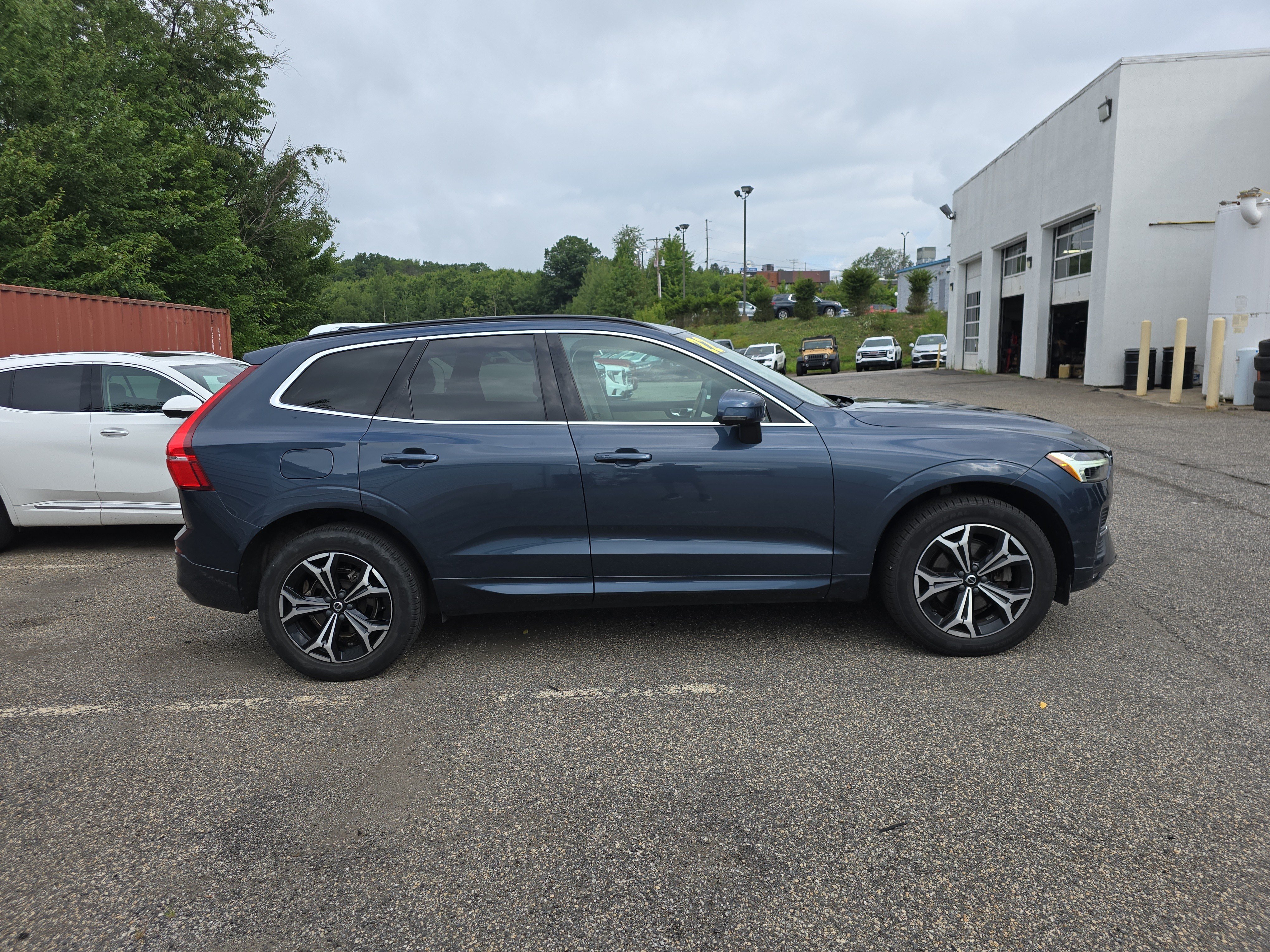 Used 2022 Volvo XC60 B5 Momentum w/ Climate Package AWD/4WD video 2