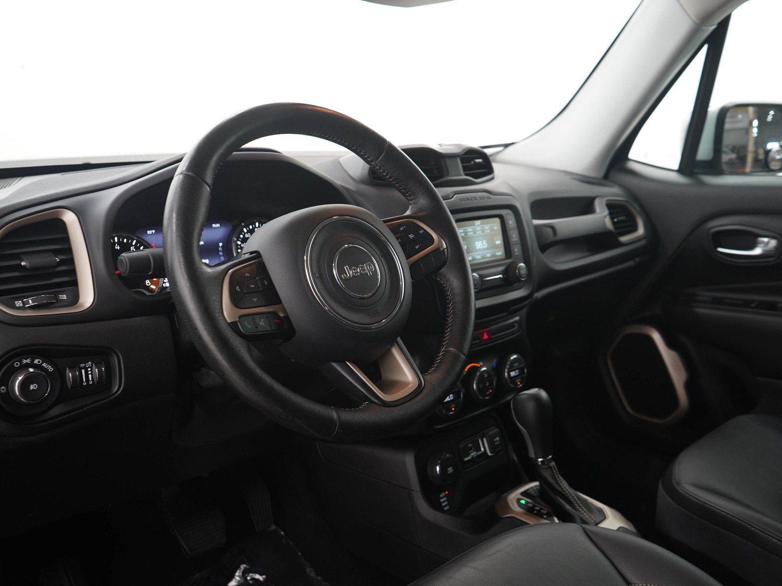 Used 2015 Jeep Renegade Limited AWD/4WD image 24