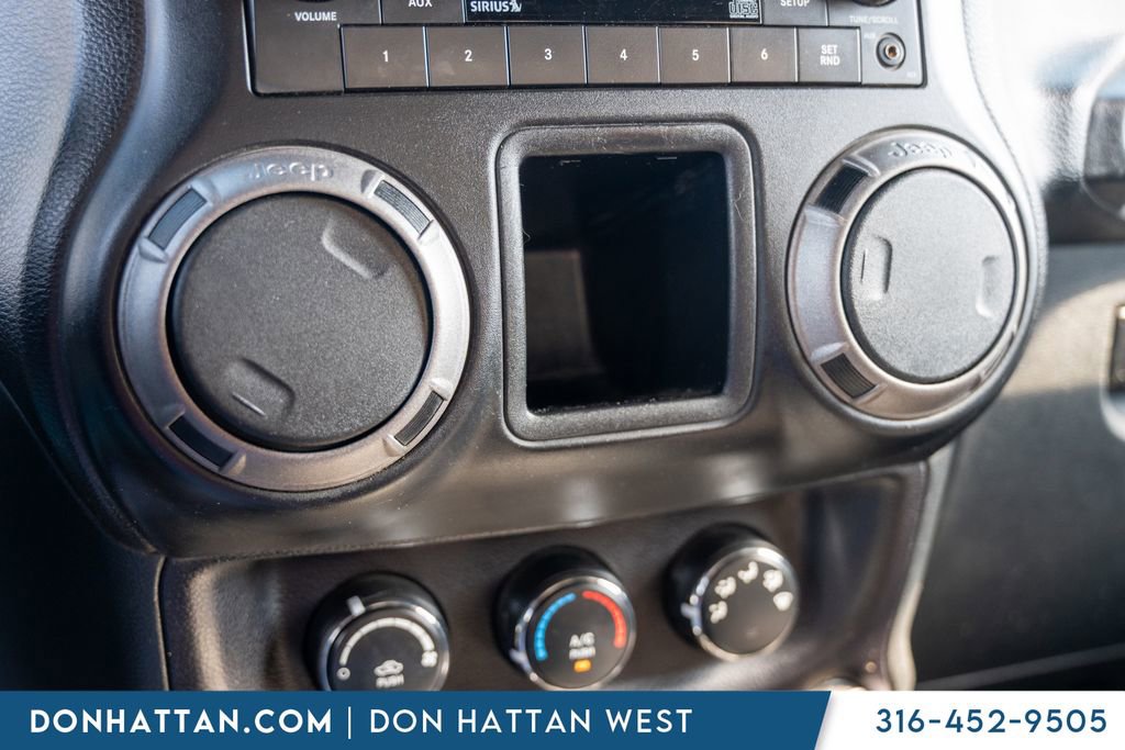Used 2016 Jeep Wrangler Sport image 10