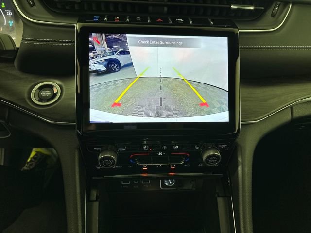 Used 2022 Jeep Grand Cherokee Overland image 22