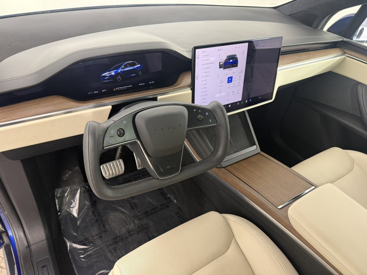 Used 2022 Tesla Model X image 17