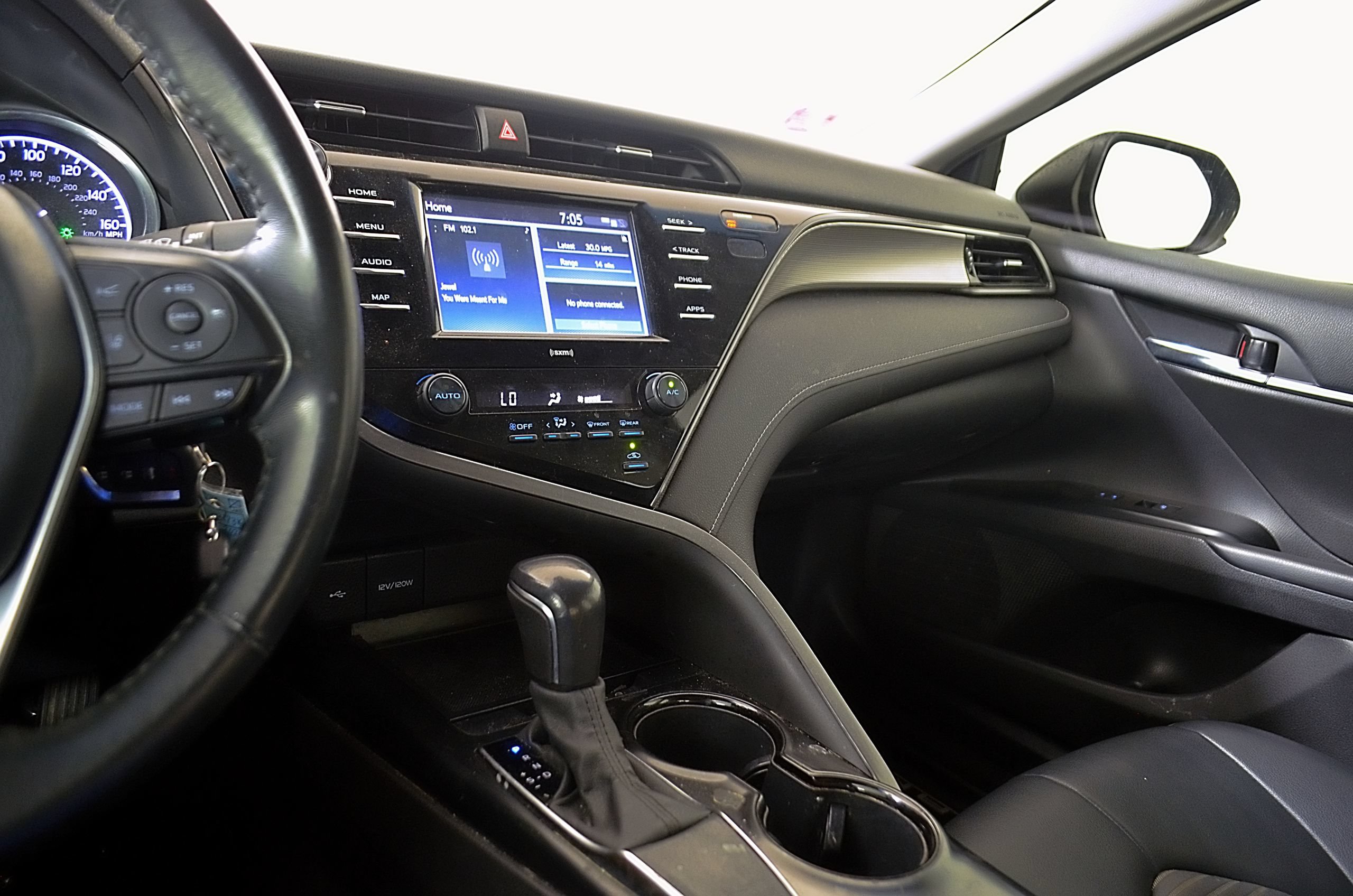 Used 2020 Toyota Camry SE FWD image 30