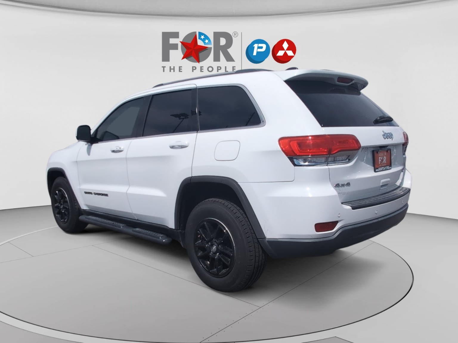 Used 2018 Jeep Grand Cherokee Laredo AWD/4WD image 3