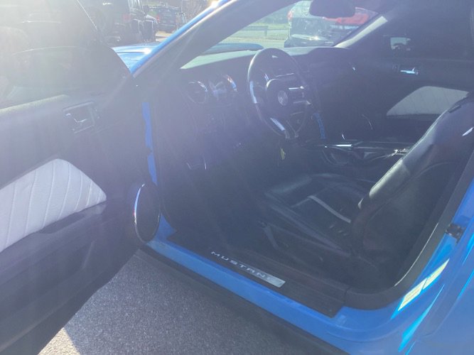 Used 2011 Ford Mustang GT Premium w/ GT Coupe Accessory Pkg 5 image 5