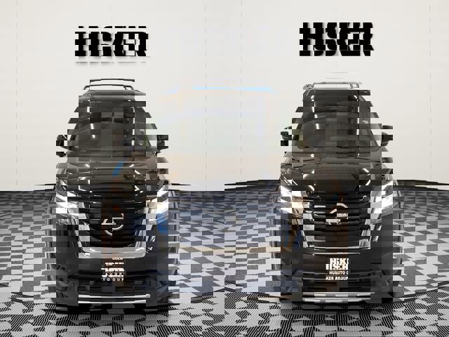 Used 2024 Nissan Pathfinder SL AWD/4WD image 3