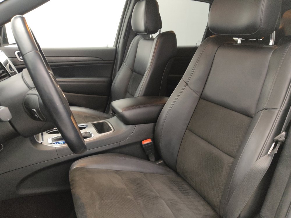 Used 2022 Jeep Grand Cherokee Laredo X image 17