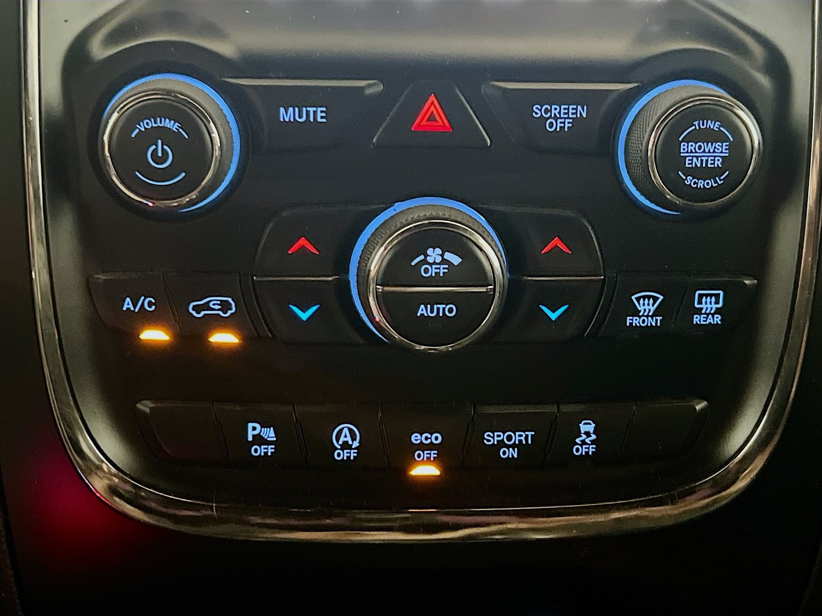 Used 2018 Dodge Durango GT w/ Blacktop Package RWD image 11